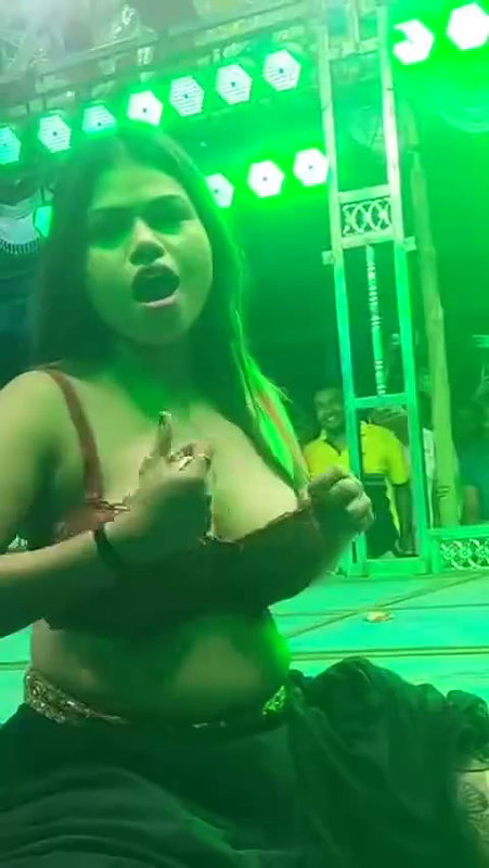 Bihari Shaadi dance showing boobs