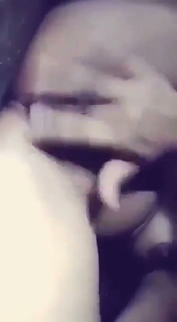Sexy girl show her pussy