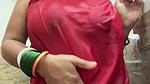 Awesome looking bhabhi show her nipple while bathing