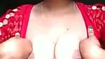 blouse kholke choti chuche dikhayi