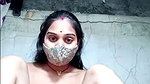 Awesome looking bhabhi showing her sexy figure