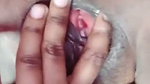 Apni Chunchiyon Aur Chut Ko Faila Ke Dikhate Hue