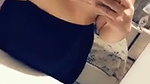 Hot Ladki Ne Apni Chut Me Ungli Karke Dikhaya