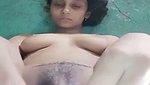 Sexy Ladki Apni Chut Faila Ke Dikhati Hui