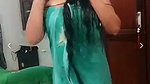 Sexy hot aunty showing her hot nude figure
