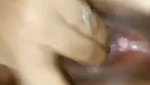 Desi babe fingering and squirting