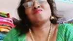 Sexy hot aunty show her boobs on live