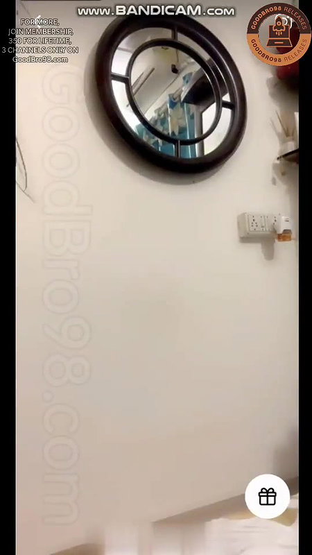 Lisa Khurana Bathing and Showing Boobs & Ass on PREMIUM Tango Live ~ MUST WATCH
