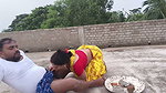labour ke sath bhabhi ki chudai Chaat pe khub chillai
