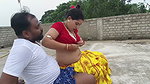 labour ke sath bhabhi ki chudai Chaat pe khub chillai