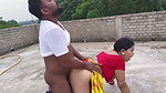 labour ke sath bhabhi ki chudai Chaat pe khub chillai