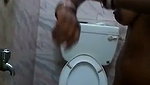 Sexy figured nude Indian randi bathing MMS