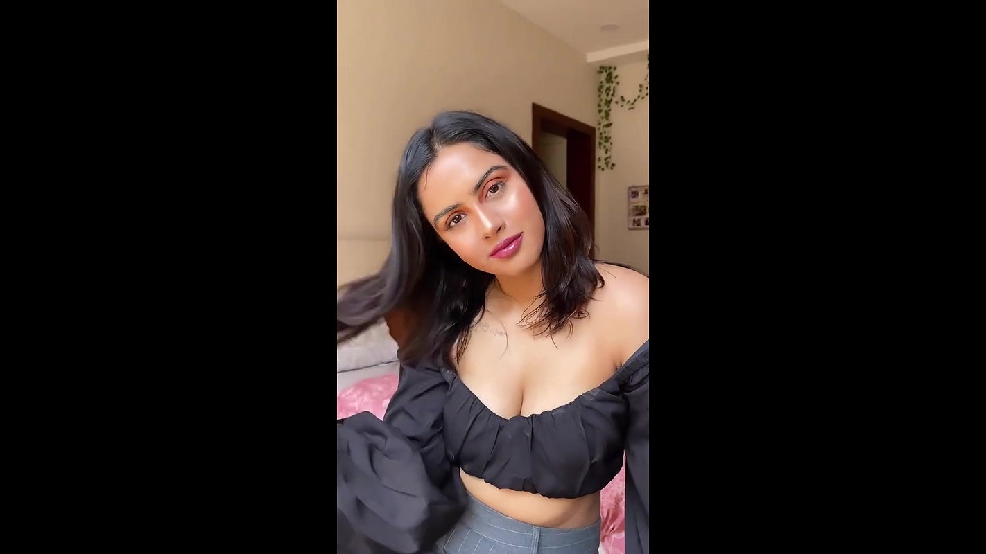 Amazing beautiful girl boobs show