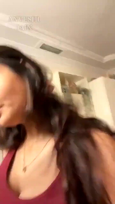 Anveshi Jain live