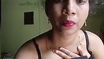 Hot aunty show her boobs