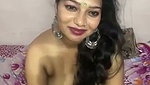 Bhabhi showing her hot beauty