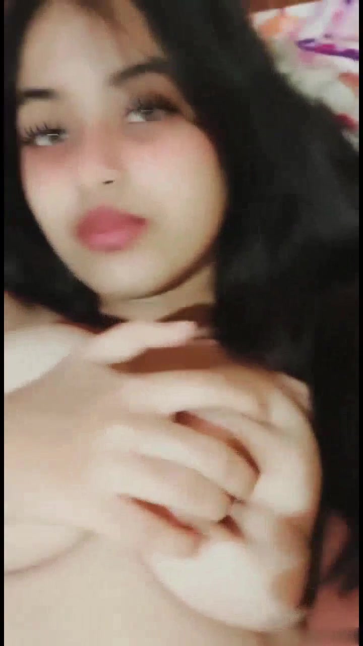 Snapchat girl showing nude boobs and pressing – Mydesi.net