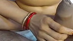 Bhabhi give Handjob
