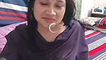 Sexy bhabhi showing her boobs