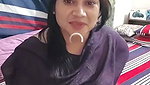 Sexy bhabhi showing her boobs