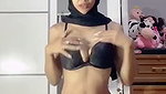 Mumbai Muslim girl drilling her pussy with dilo