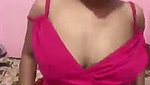 Hot girlfriend showing her nude body