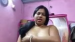 Hot bhabhi showing her sexy figure