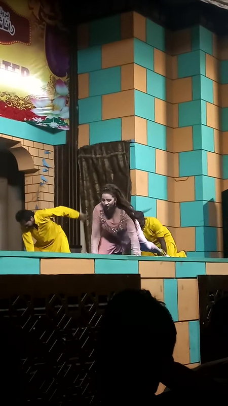 Afreen Pari-1080P-Hot moves mujra
