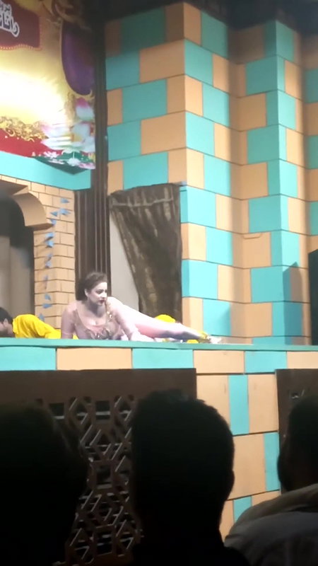 Afreen Pari-1080P-Hot moves mujra