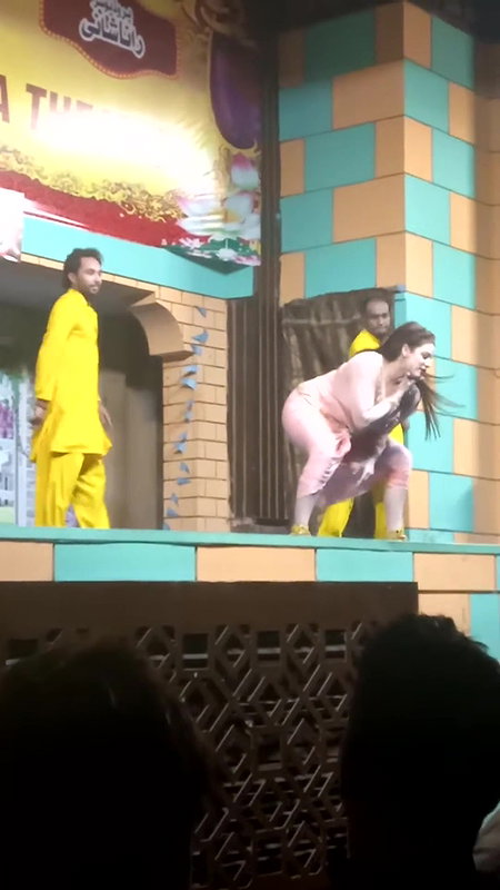 Afreen Pari-1080P-Hot moves mujra