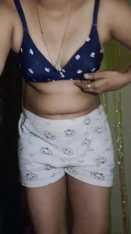Tamil girl Tango Live