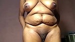 Mature aunty showing her asshole