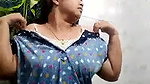 Desi bhabi showing big boobs