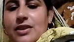 Muslim aunty showing her huge boobs suck her own boobs