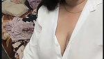 Hot aunty showing