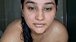 Beautiful aunty showing her sexy figure while bathing