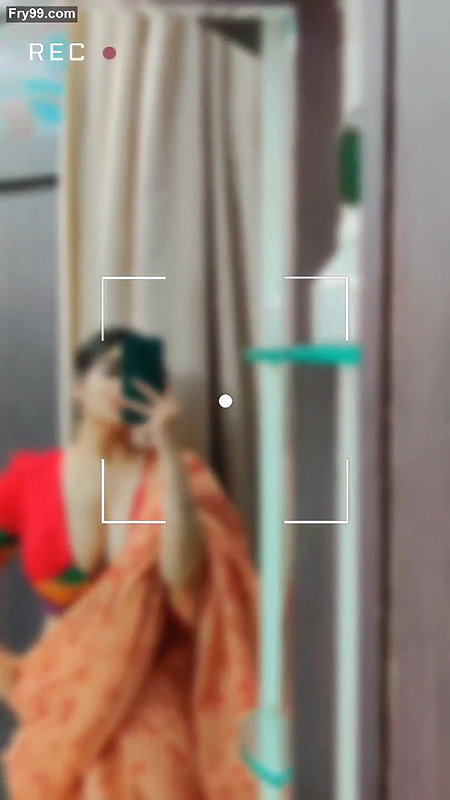 Ayushi hot in Saree