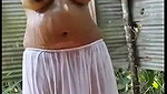 khule mein bhabhi nahayi