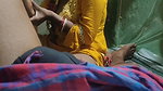 Aunty ki aapna lund chusaya bedroom me