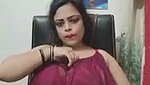 Beautiful bhabhi showing her sexy figure  finger