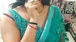 Beautiful bhabhi showing her boob