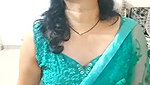 Hot bhabhi showing her boobs