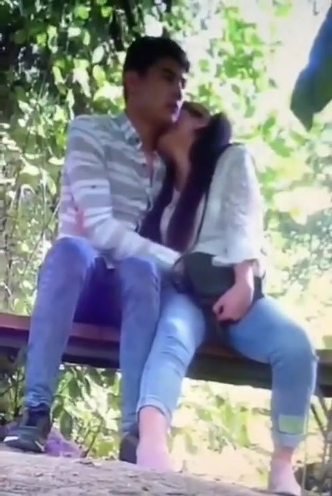 Lover Fingaring Outdoor