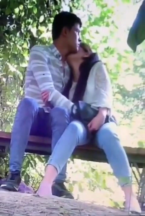 Lover Fingaring Outdoor