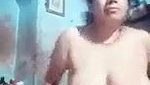 Mature aunty showing her nude figure