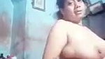 Mature aunty showing her nude figure