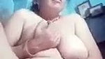 Mature aunty showing her nude figure