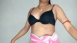 Hot samayra bhabhi showing her boobs