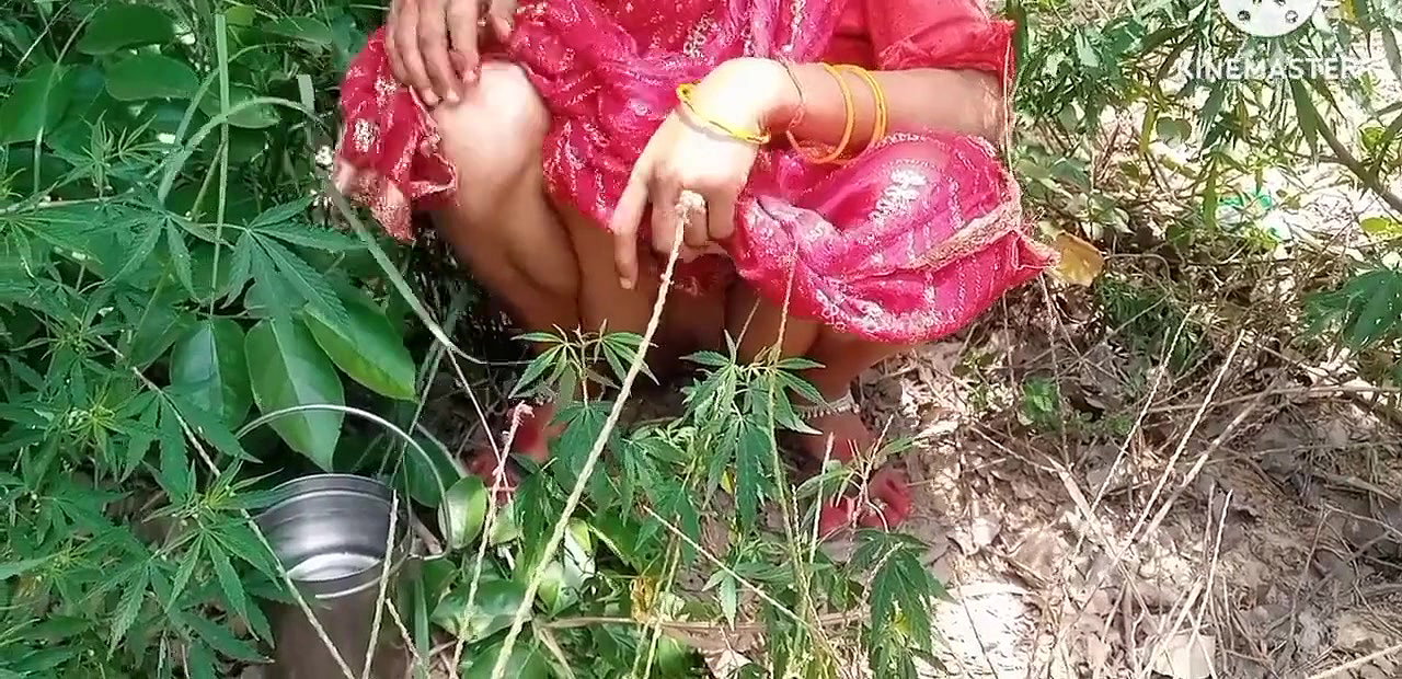 Indian hot bhabi Fucking Hard in New Doggy Style with hinde