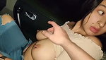 car mein boob dabayi
